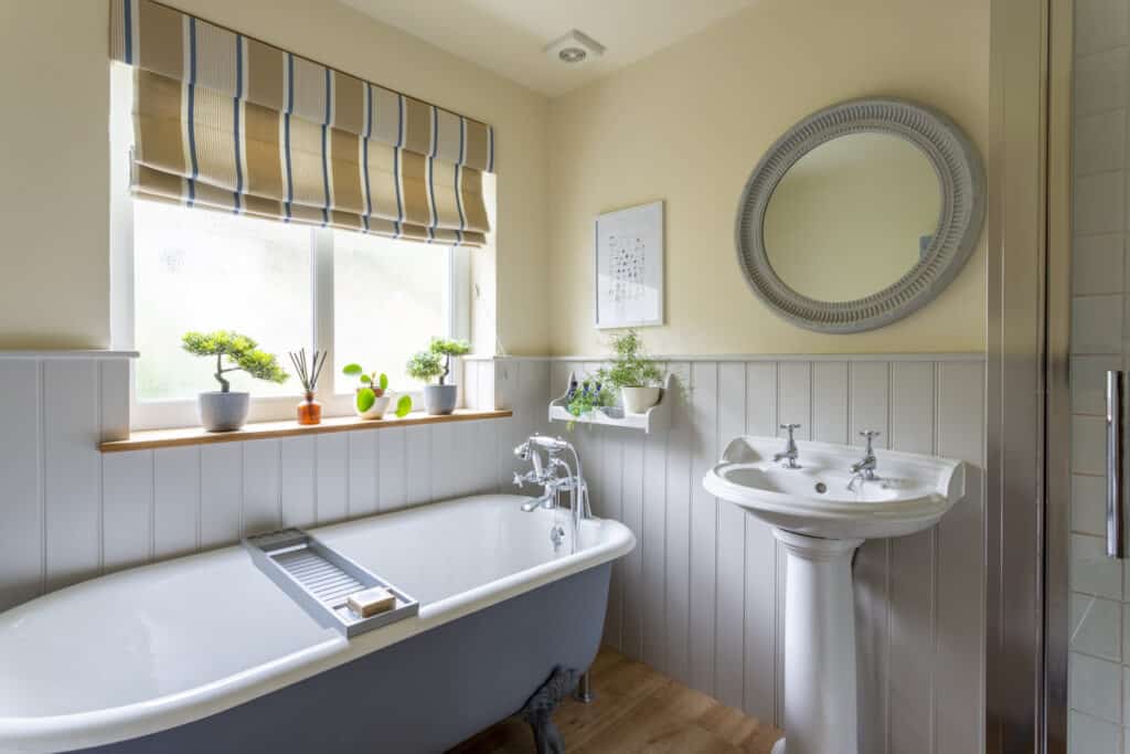 2 Florence Cottages Torcross Beach Cottage Bathroom